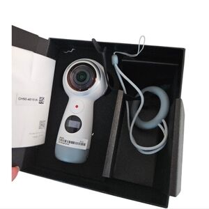 NWOT Samsung Gearc 360 Camera with Strap
